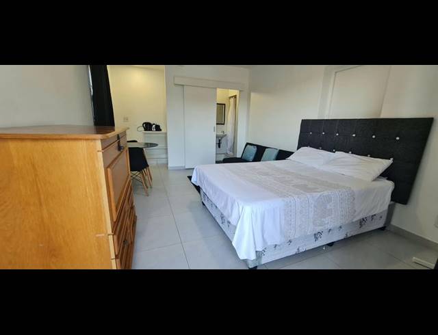 1 BEDROOM PROPERTY TO RENT IN GREENWOOD PARK